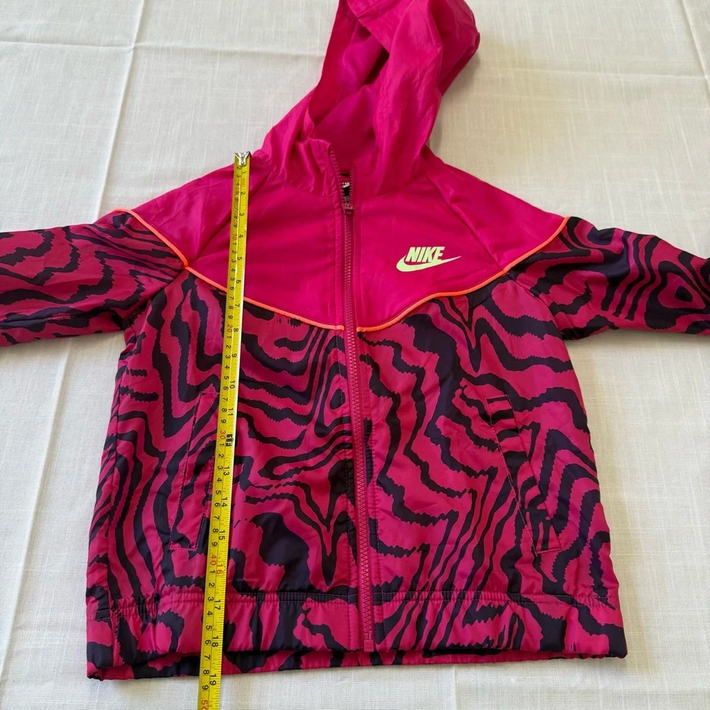 Nike SPORTSWEAR WINDRUNNER LITTLE KIDS' FULL-ZIP JACKET IN FIREBERRY Size M